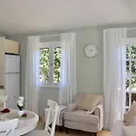 House Deluxe *