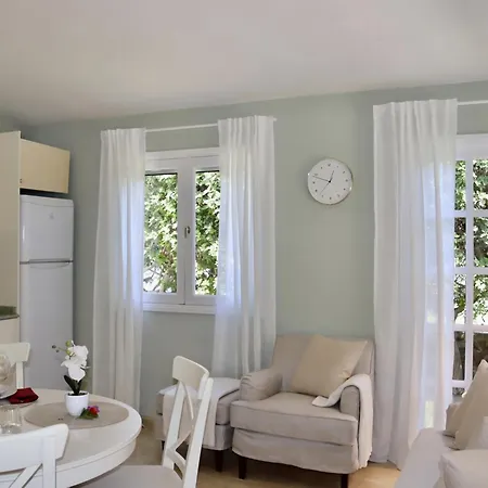House Deluxe *